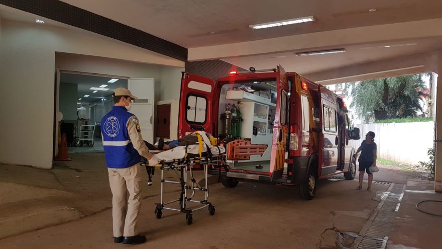 Idosa de 95 anos quebra o braço após sofrer queda no Alto Alegre