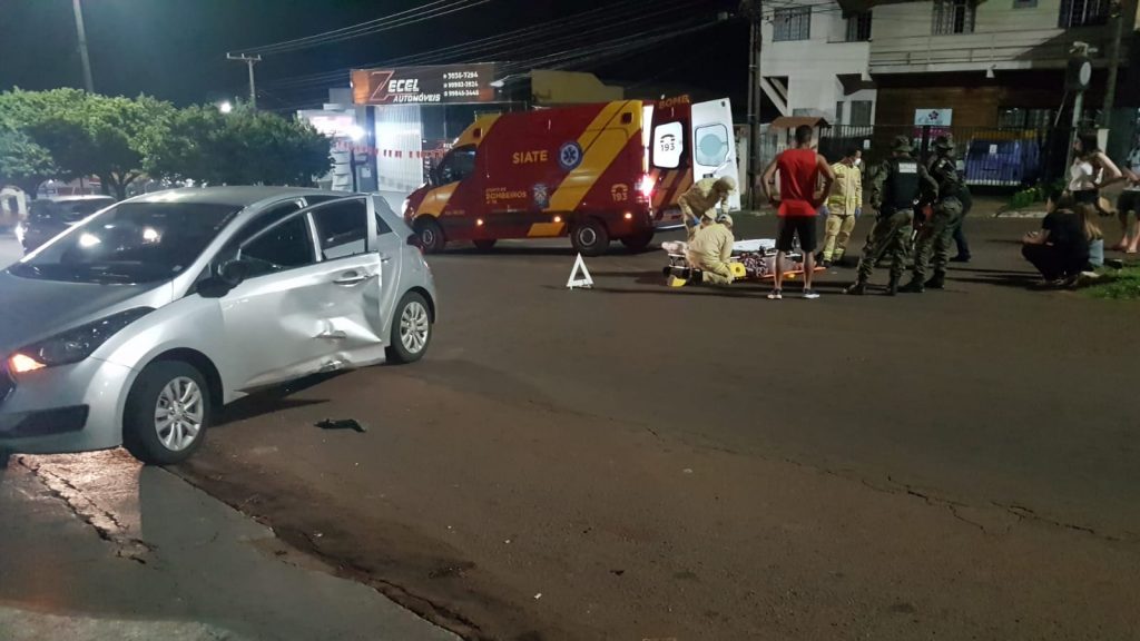 Motociclista fica ferida em colisão no Pacaembu