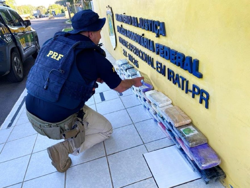 PRF apreende 50 tabletes de cocaína em Irati