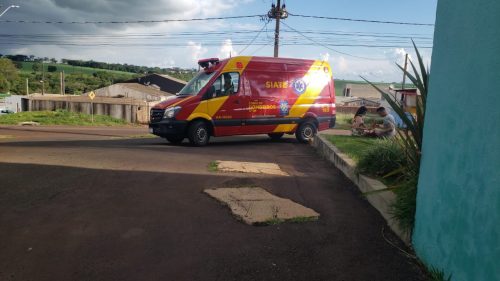 Portão de residência cai e deixa criança ferida no Santa Cruz