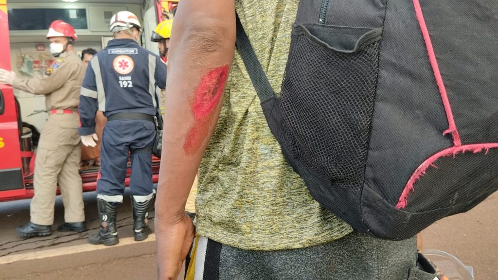 Queda de moto deixa dois feridos na rodovia BR-369 em Cascavel