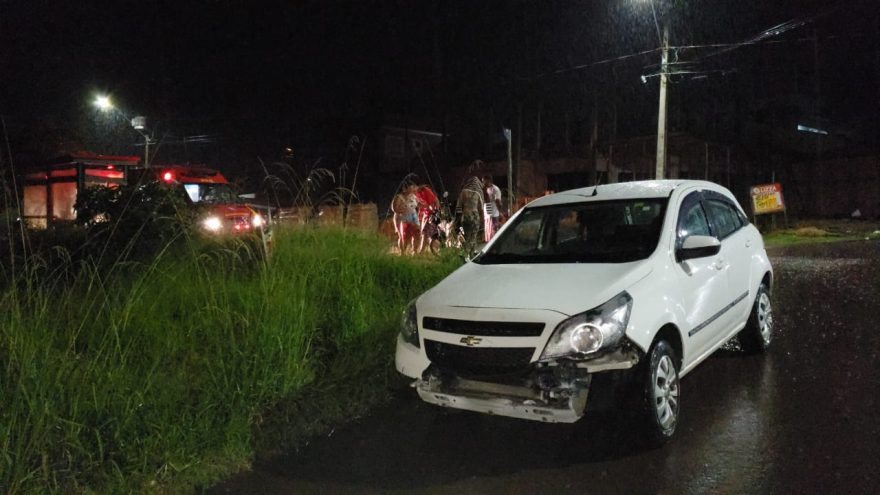 Colisão entre carro e moto no Loteamento Belmonte deixa homem ferido
