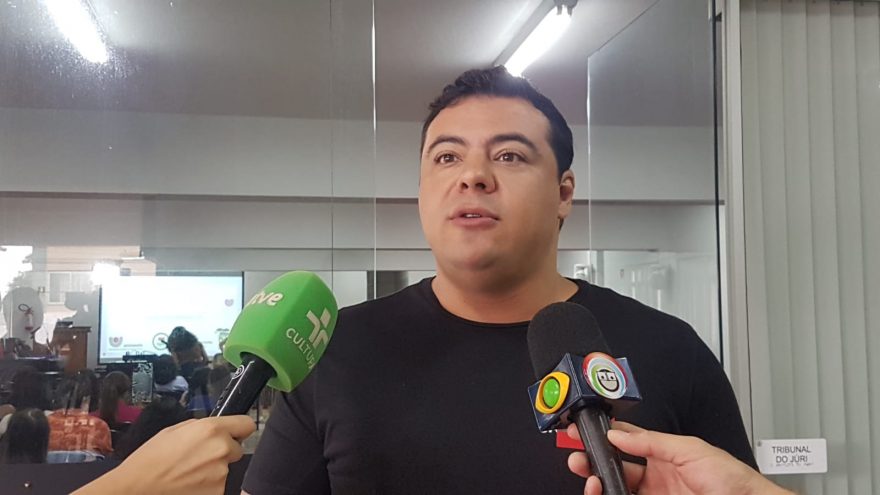 Após aquisição de 30 mil absorventes, Prefeitura realiza capacitação de servidores para entrega