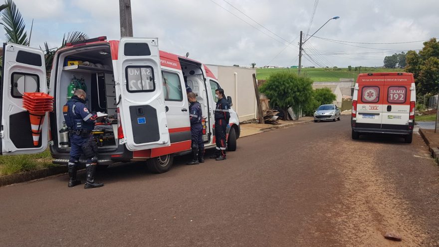 Homem em surto ameaça própria mãe que é acamada