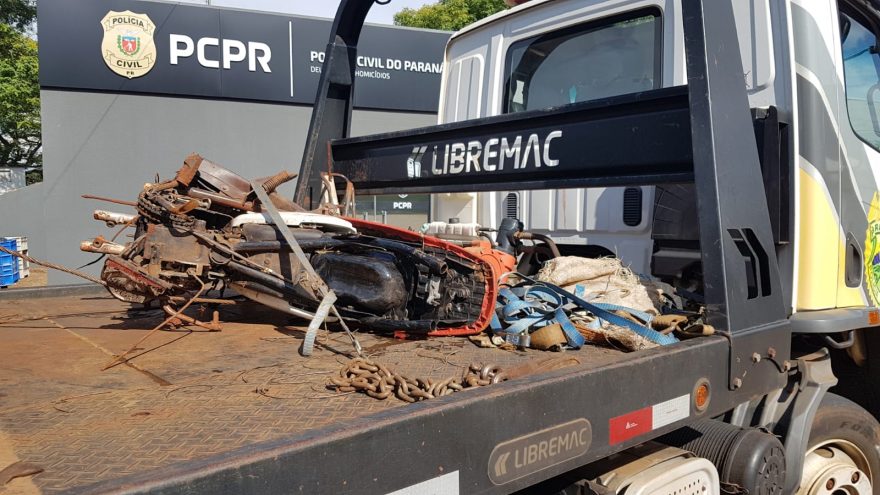 Moto furtada é encontrada dentro de rio no Bairro Tropical