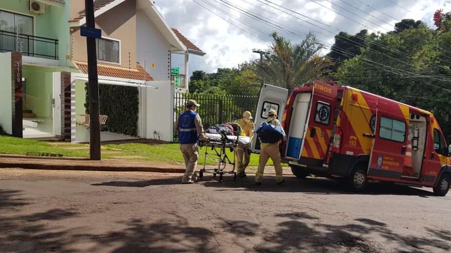 Homem sofre queda de telhado em residência no Parque Verde