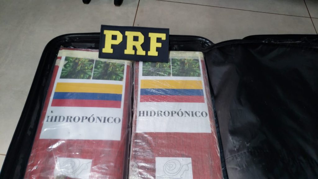 Maconha é apreendida em fundo falso de mala em ônibus