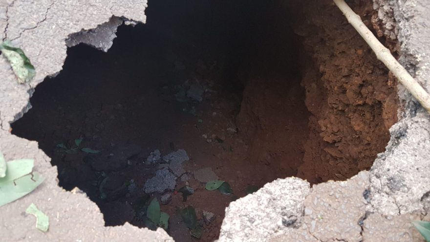 Cuidado condutores! Grande buraco é sinalizado no Centro