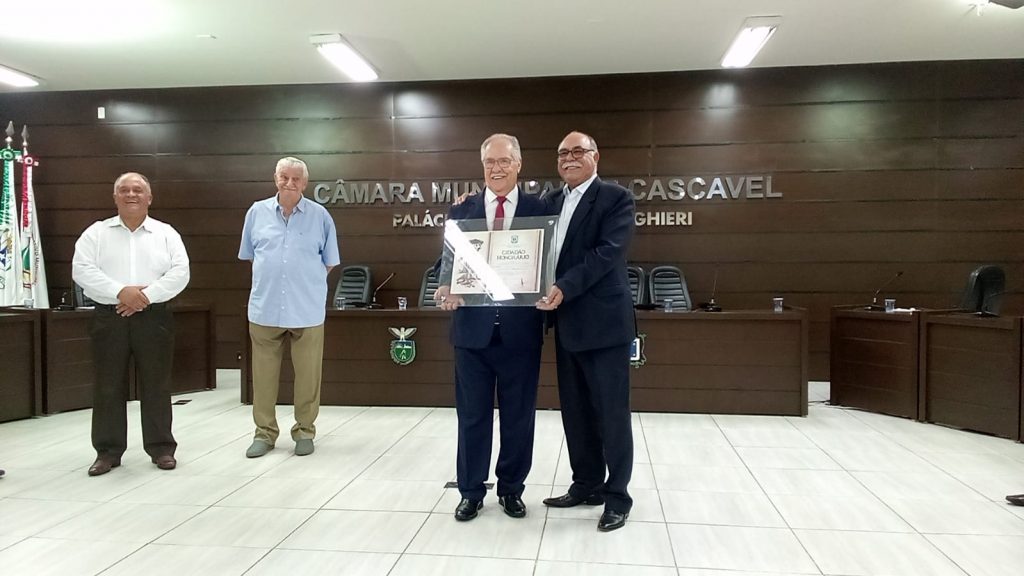 Pioneiro Luiz Martins Teixeira recebe o título de Cidadão Honorário de Cascavel