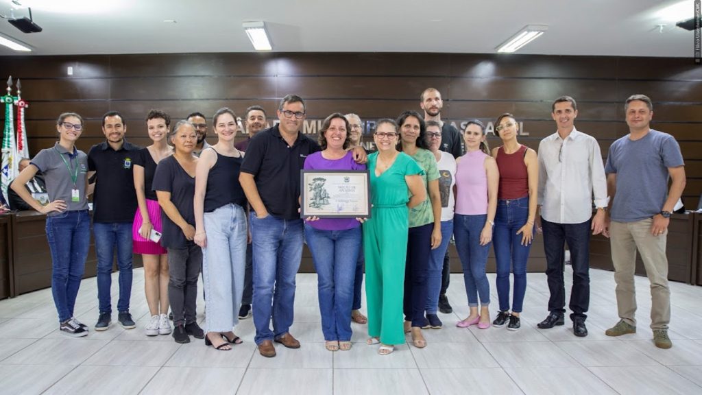 ​​Câmara homenageia Cledimara Nunes, servidora destaque da Prefeitura de Cascavel