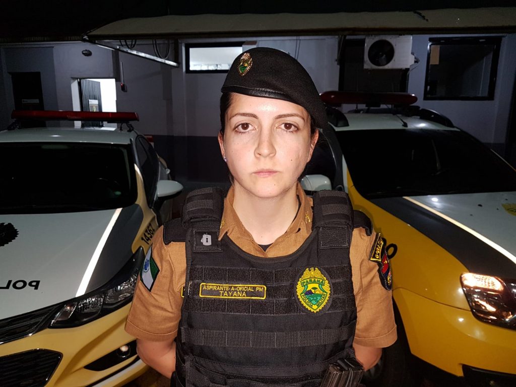Aspirante Tayana dá detalhes da apreensão de mais de 1 t de maconha em Santa Tereza; destino da droga era Cascavel Aspirante Tayana dá detalhes da apreensão de mais de 1 t de maconha em Santa Tereza; destino da droga era Cascavel
