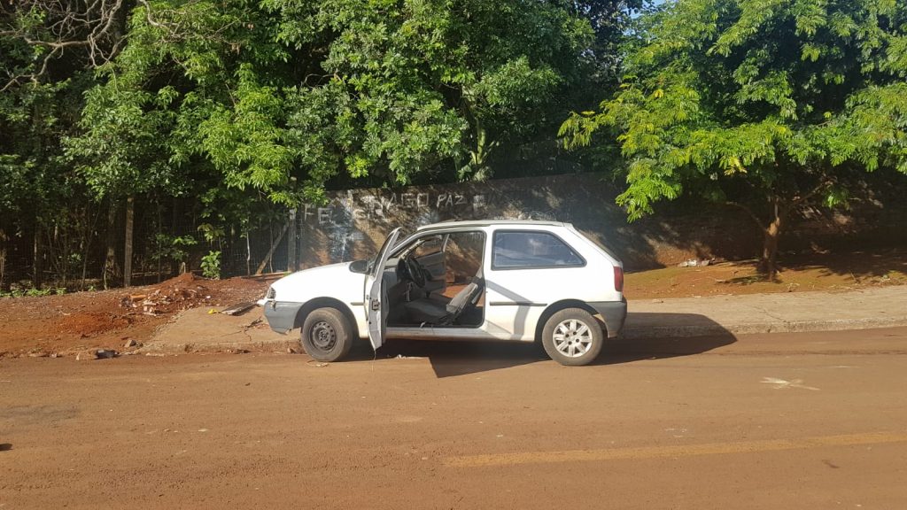 Após perseguição, carro furtado hoje é recuperado em Cascavel