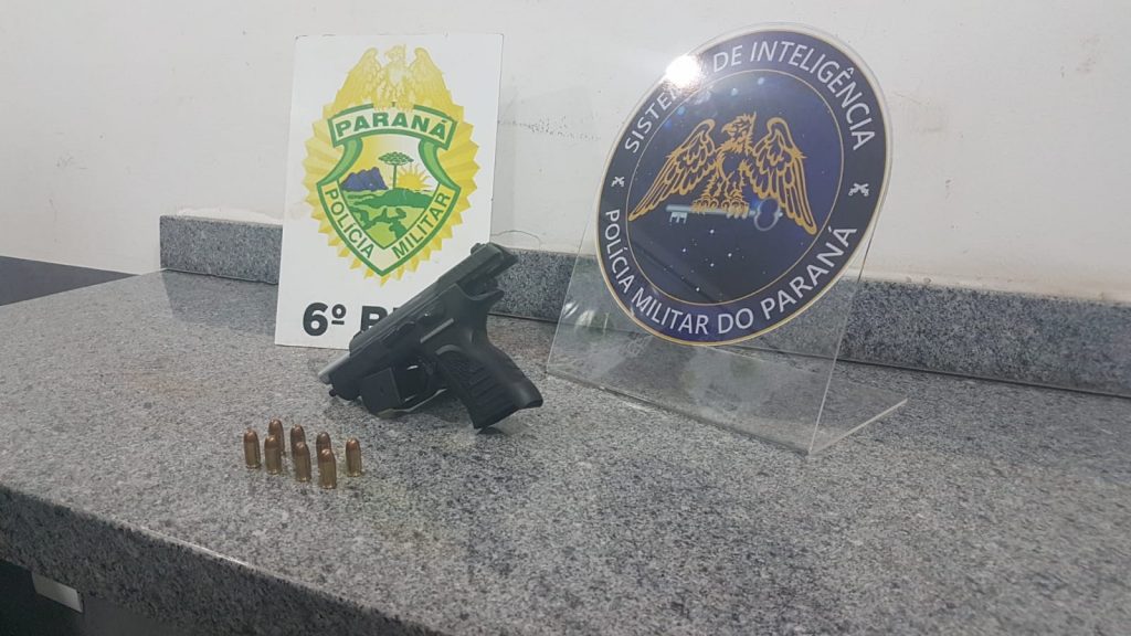 Pistola é apreendida pelo serviço de inteligência da PM