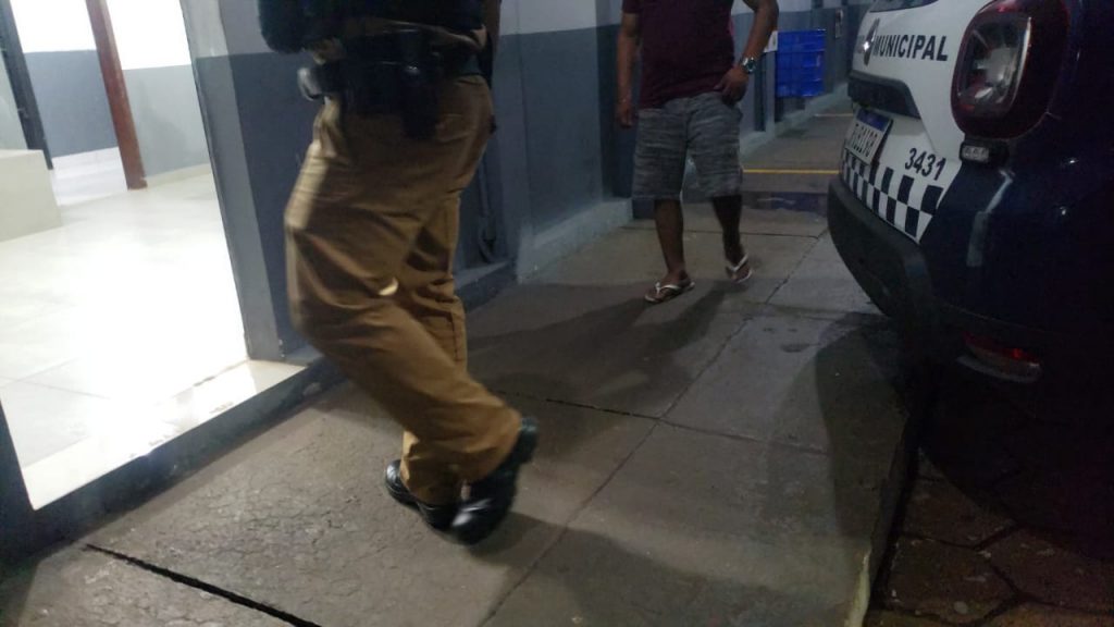 Homem acusado de violência doméstica é detido pela PM