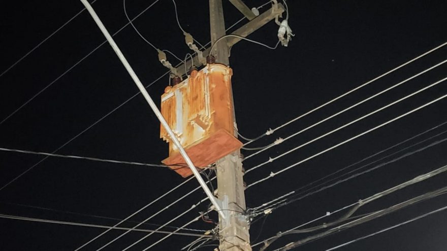 Moradores do Parque Verde reclamam da demora para religamento de energia; luz caiu após ouvirem estrondo