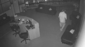 Veja movimentação de invasor na Prefeitura de Cascavel