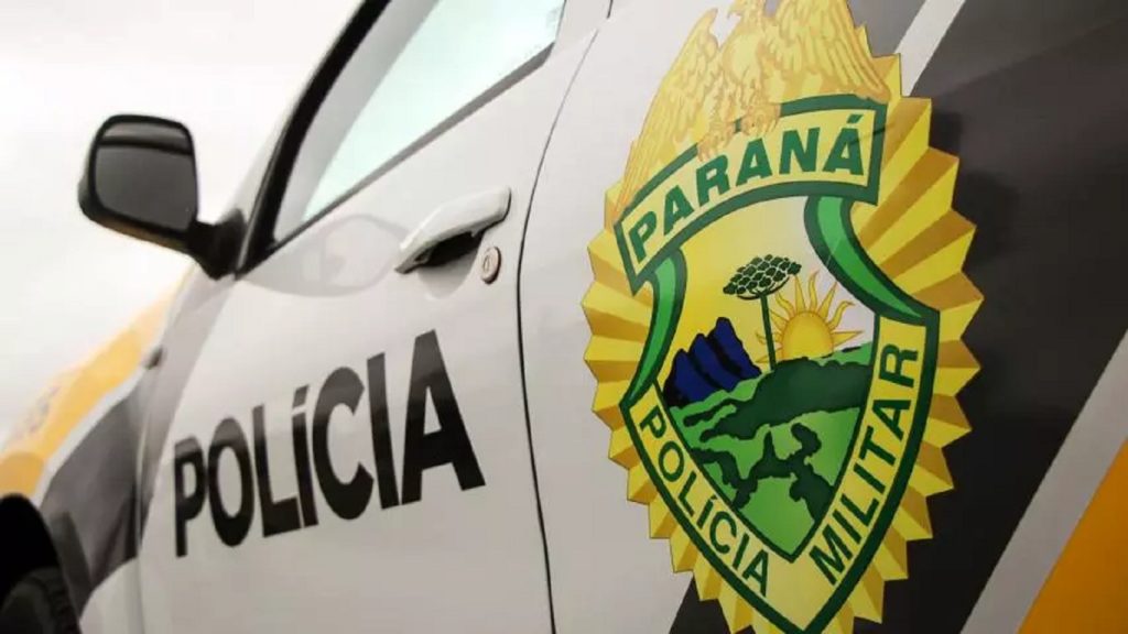 Inquilino tenta enforcar dona de imóvel com cadarço e a ameaça com faca, em Umuarama Inquilino tenta enforcar dona de imóvel com cadarço e a ameaça com faca, em Umuarama