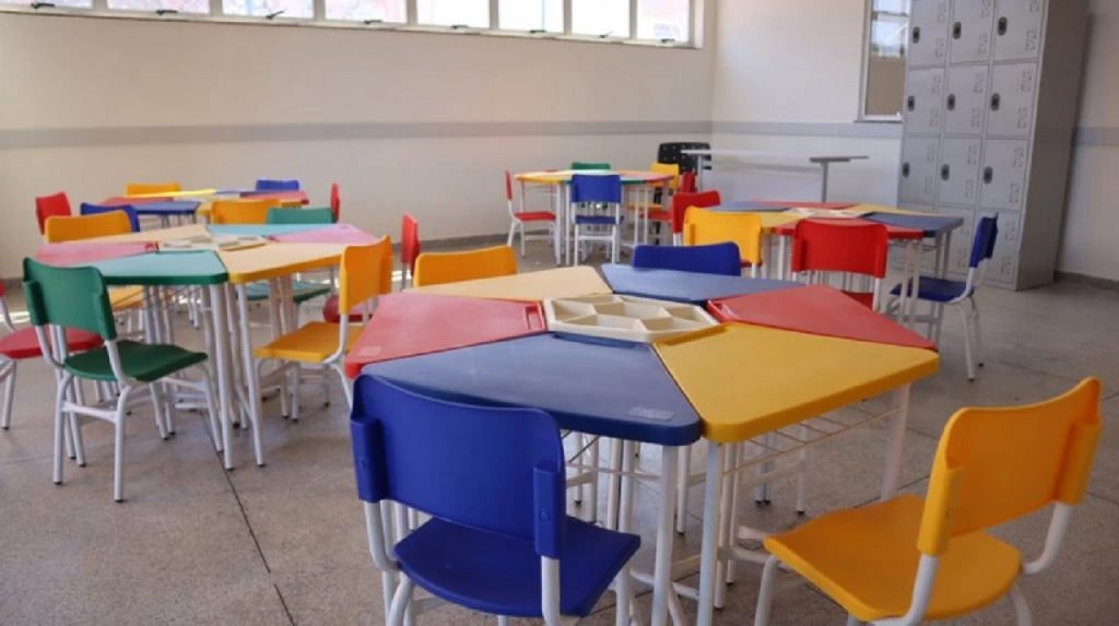 Professora que socou criança que não queria dormir em creche é condenada em SC Professora que socou criança que não queria dormir em creche é condenada em SC
