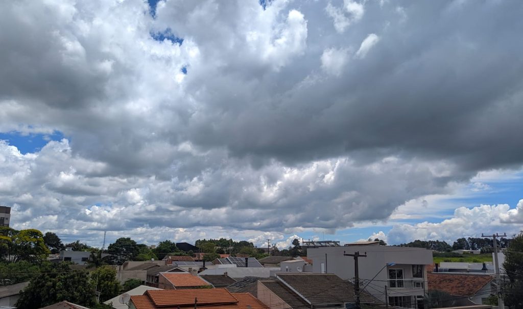 Previsão de calor e pancadas de chuva nesta sexta em Cascavel Previsão de calor e pancadas de chuva nesta sexta em Cascavel
