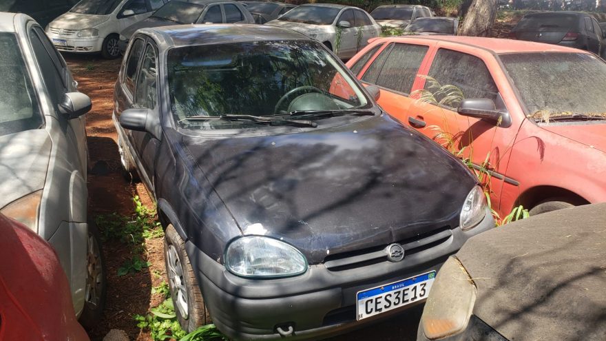 Carro que foi furtado ontem é recuperado pela PM