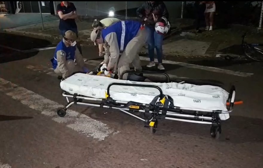Condutor de carro foge ao atingir ciclista no Centro