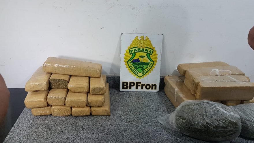 Grande quantidade de maconha é apreendida com dois jovens na rodoviária