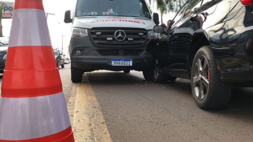 Imagem referente a Ambulância que atenderia vítimas na BR-369 se envolve em acidente