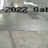 Imagem referente a Veja o momento que jovem é atropelado na Rua Padre Anchieta