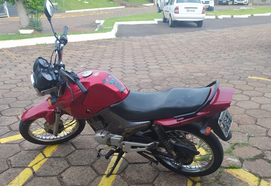 Motocicleta com alerta de furto é recuperada no Centro