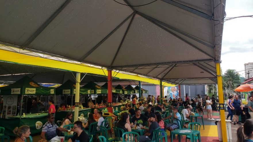 Feira do Teatro registra grande público neste domingo