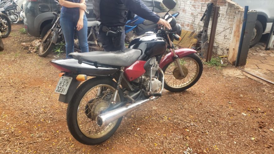 Moto furtada há quatro anos é encontrada nas proximidades do Shopping JL
