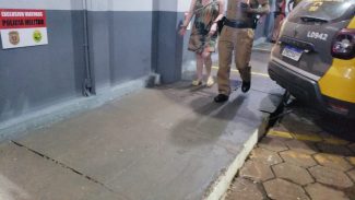 Mulher que teria furado bloqueio e atirado carro contra manifestantes é detida em Cascavel