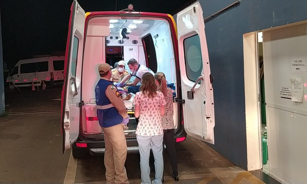 Garoto de 10 anos convulsiona após cair e bater a cabeça, no Conjunto Riviera Garoto de 10 anos convulsiona após cair e bater a cabeça, no Conjunto Riviera
