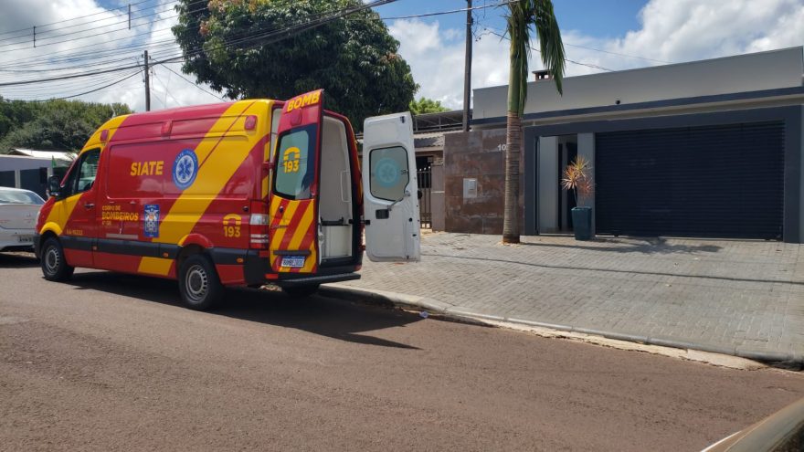 Idosa cai de escada no Jardim Clarito e é socorrida pelo Siate