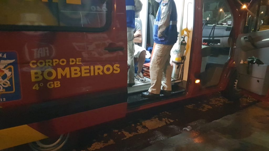 Com lesão no ombro, homem é socorrido pelo Siate