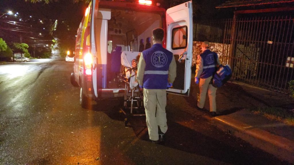 Idosa tem suspeita de fratura após sofrer queda dentro de casa no Cancelli Idosa tem suspeita de fratura após sofrer queda dentro de casa no Cancelli
