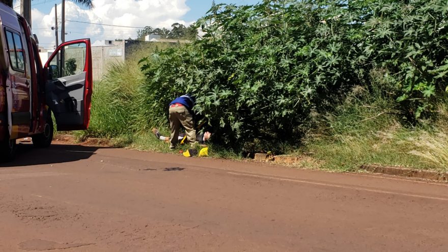 Ciclista fica em estado grave após ser atingido por moto na PR-180