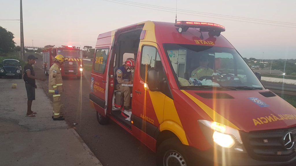Mulher em situação de risco é socorrida na marginal da PRc-467