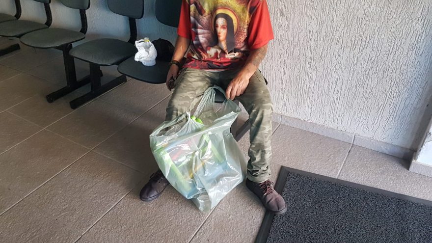 Homem é detido após furtar celular em loja no Centro