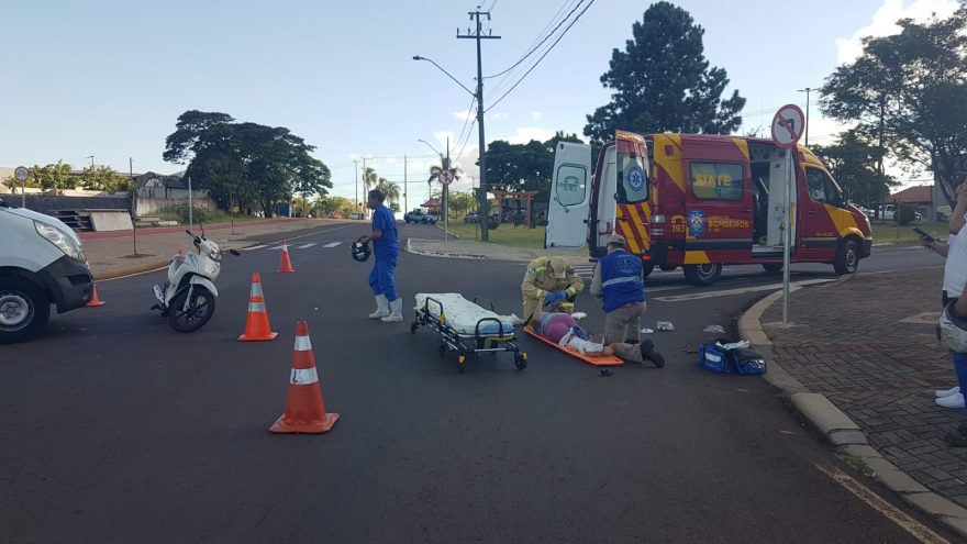 Mulher fica ferida após colisão na Av. Piquiri