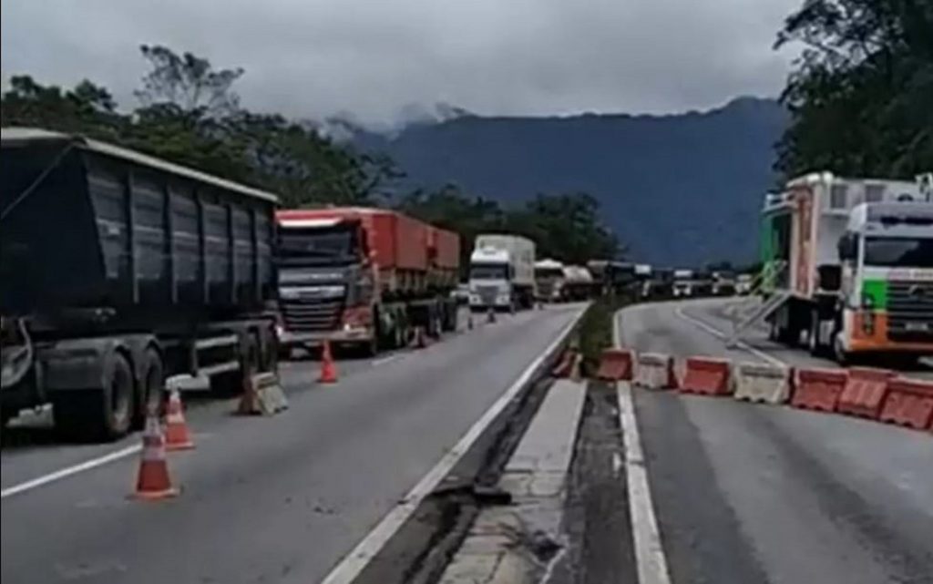 Feturismo vai acionar MPF e MPE por agilidade em reparo em vias de acesso ao litoral do Paraná