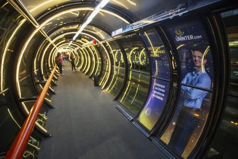 Imagem referente a Curitiba – Ícones de Curitiba, estações-tubo ganham decoração especial para as festas de fim de ano