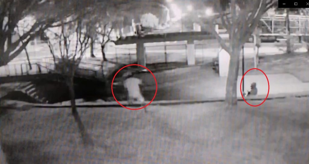 Imagens mostram a ação de ladrões de fios no CAIC do bairro Santa Cruz