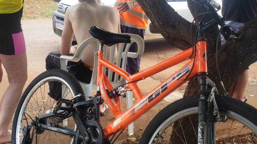 Ciclista fica ferido ao se envolver em acidente no Cascavel Velho