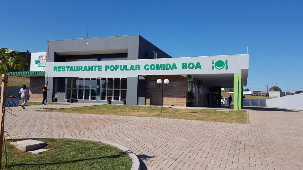 Hoje tem Frango à Diplomata no almoço do Restaurante Popular