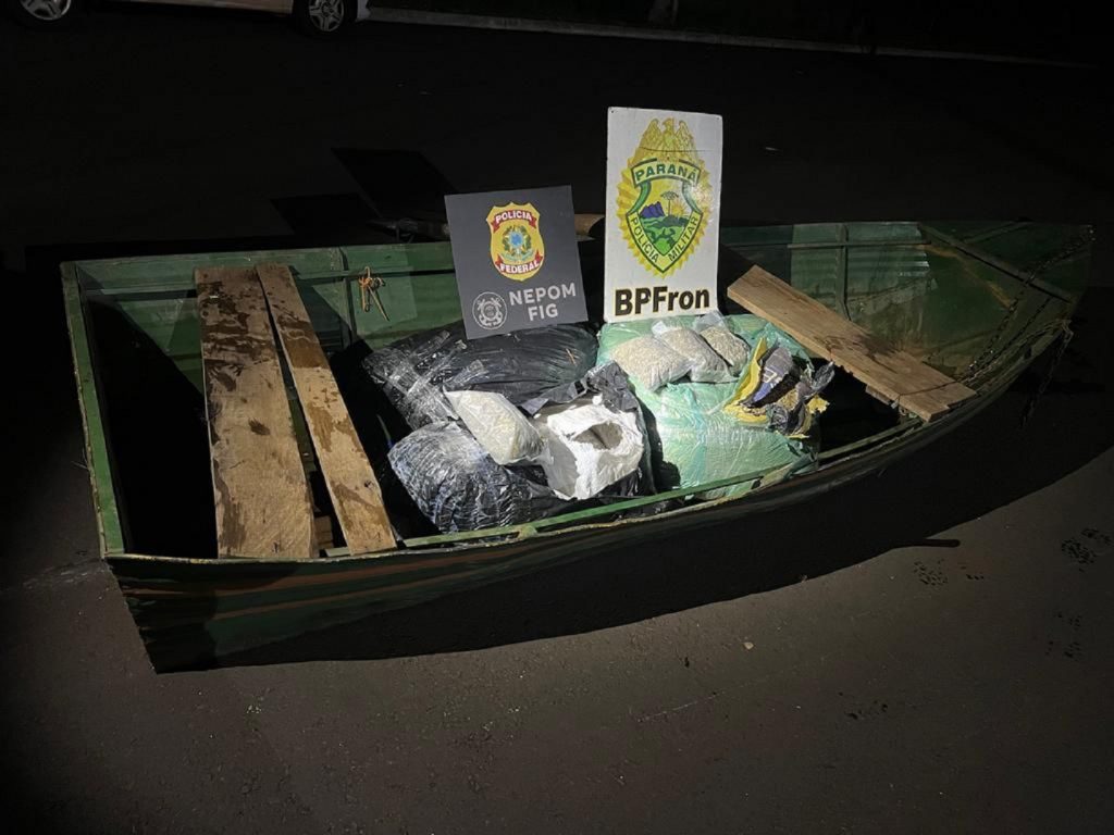 Barco carregado com maconha é apreendido em Foz do Iguaçu