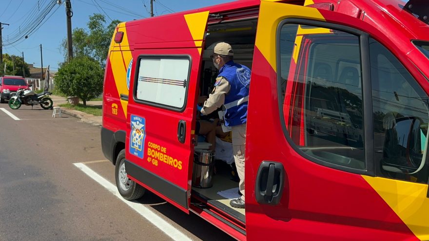 Mulher fica ferida depois de passar mal e cair de bicicleta