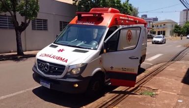 Imagem referente a Mulher morre após se engasgar com bagaço de laranja