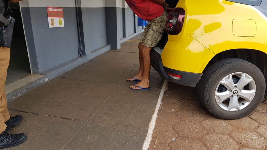 PM cumpre mandado de prisão no Bairro Tropical