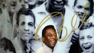 Pelé demorou para entender o valor de sua imagem e a faturar alto com ela